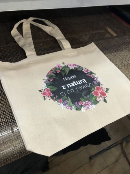 Bawełniana torba z kolorowym nadrukiem kwiatów