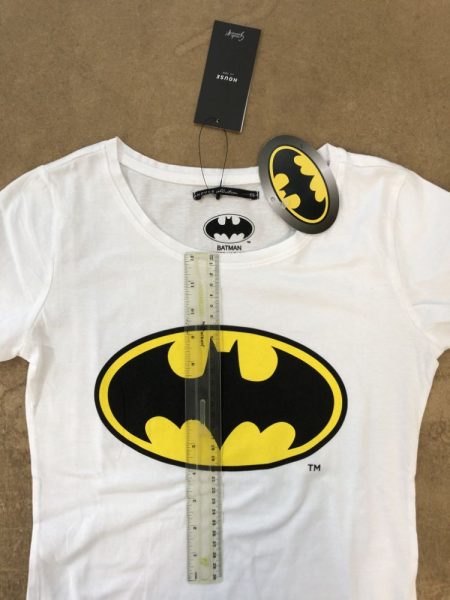 Biały t-shirt z nadrukiem Batmana