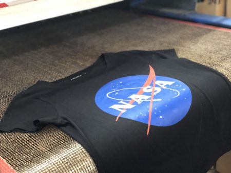 Czarny t-shirt z logotypem NASA