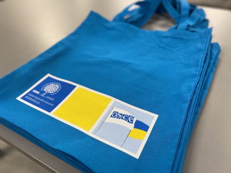Niebieskie torby bawełniane z kolorowym nadrukiem