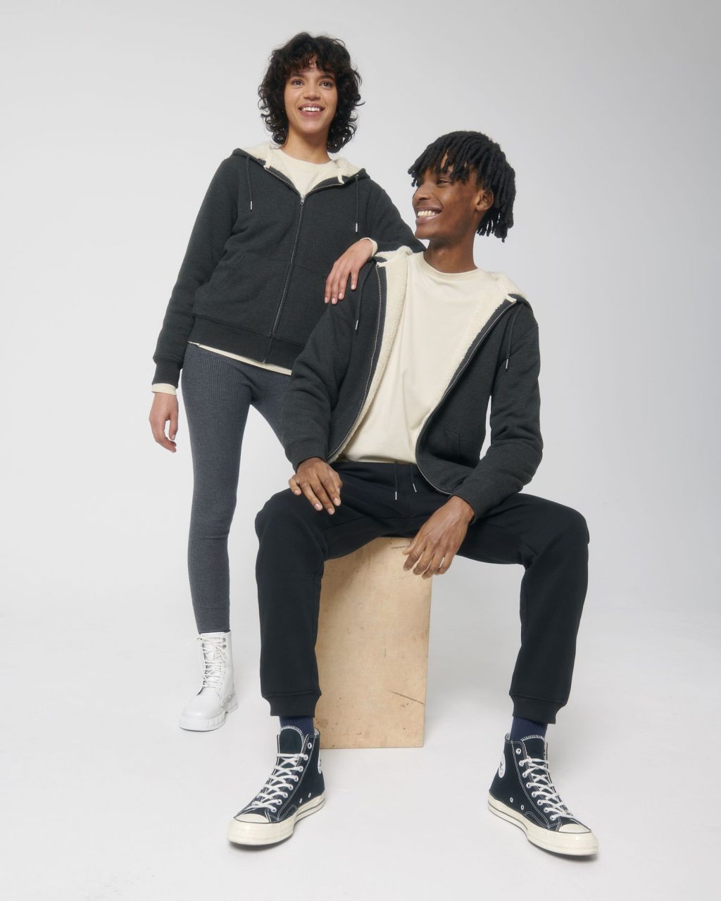 Rozpinana bluza z kapturem unisex z podszewką sherpa