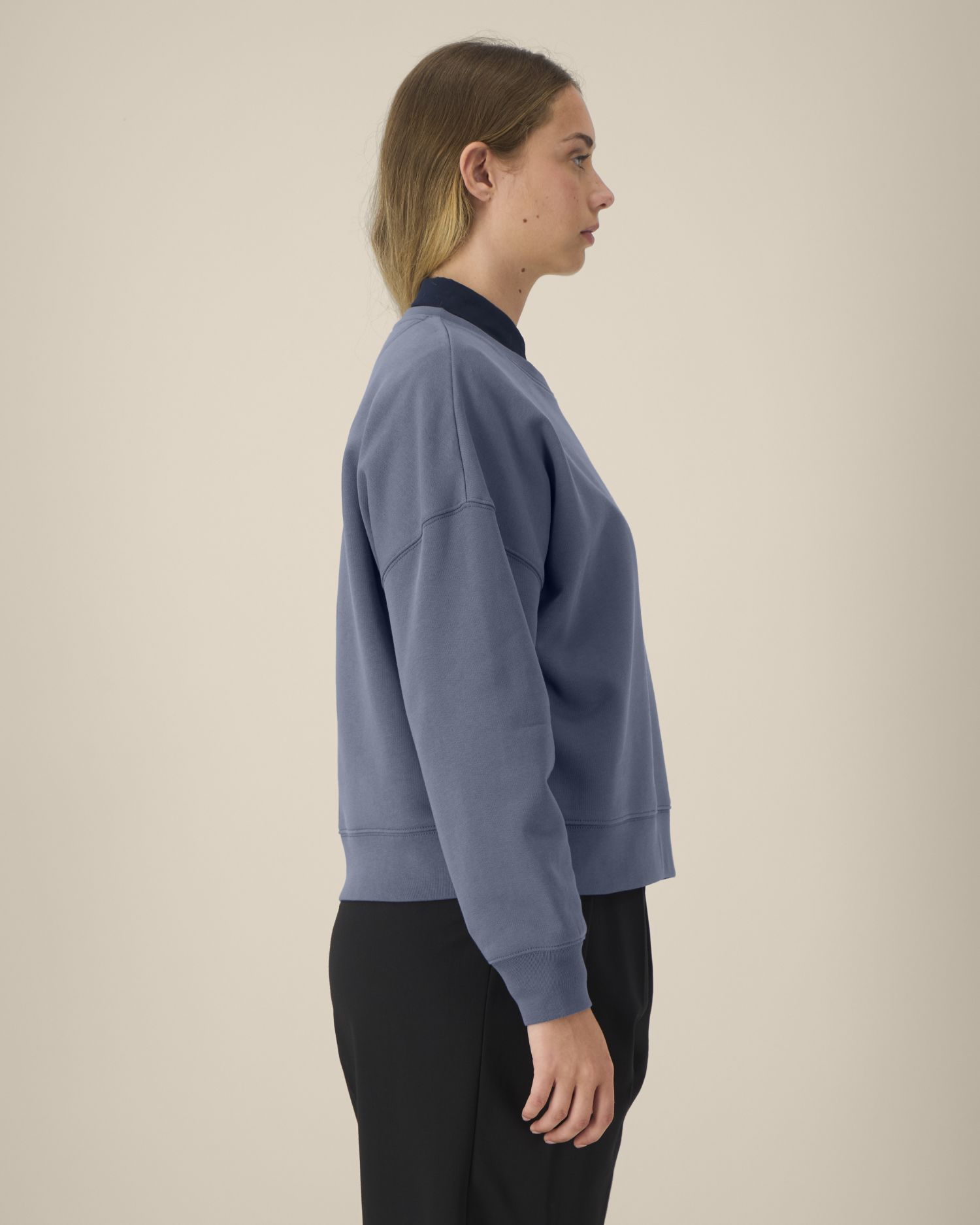 Bluza damska crewneck Iconic - obrazek 6