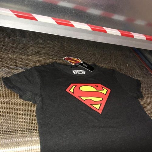 czarna koszulka z nadrukiem supermana